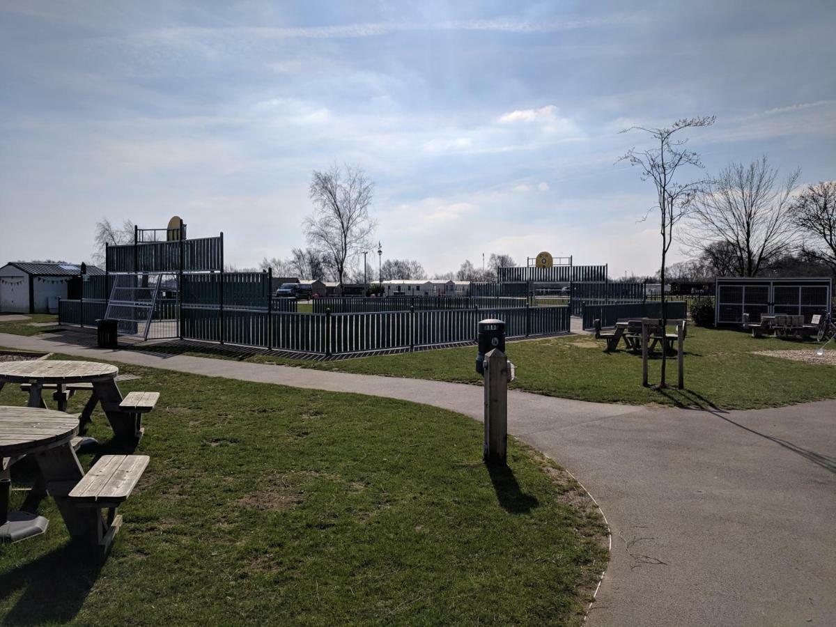 فندق P&D'S Pearl Caravan At Tattershall Lakes Country Park المظهر الخارجي الصورة