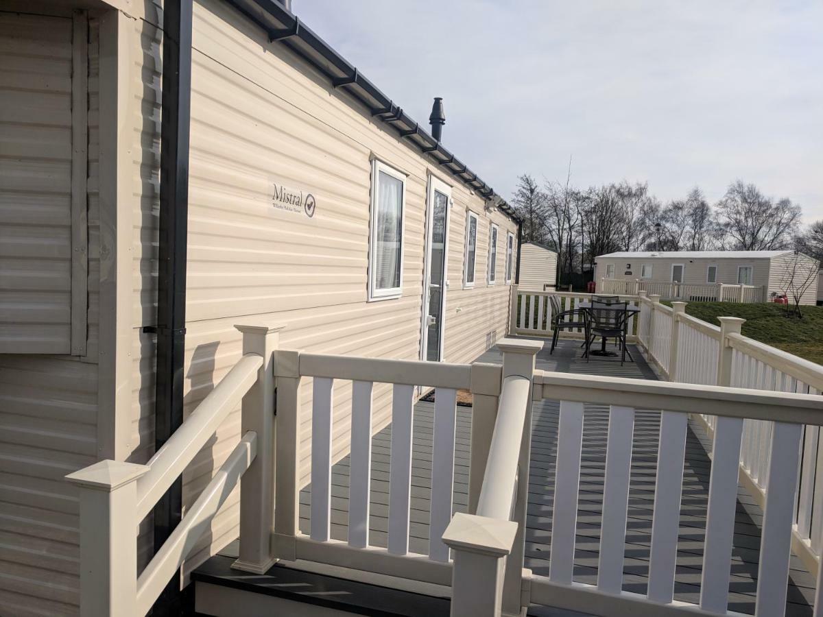 فندق P&D'S Pearl Caravan At Tattershall Lakes Country Park المظهر الخارجي الصورة